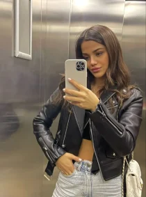 Women-Leather-jacket-Customer-Review-1